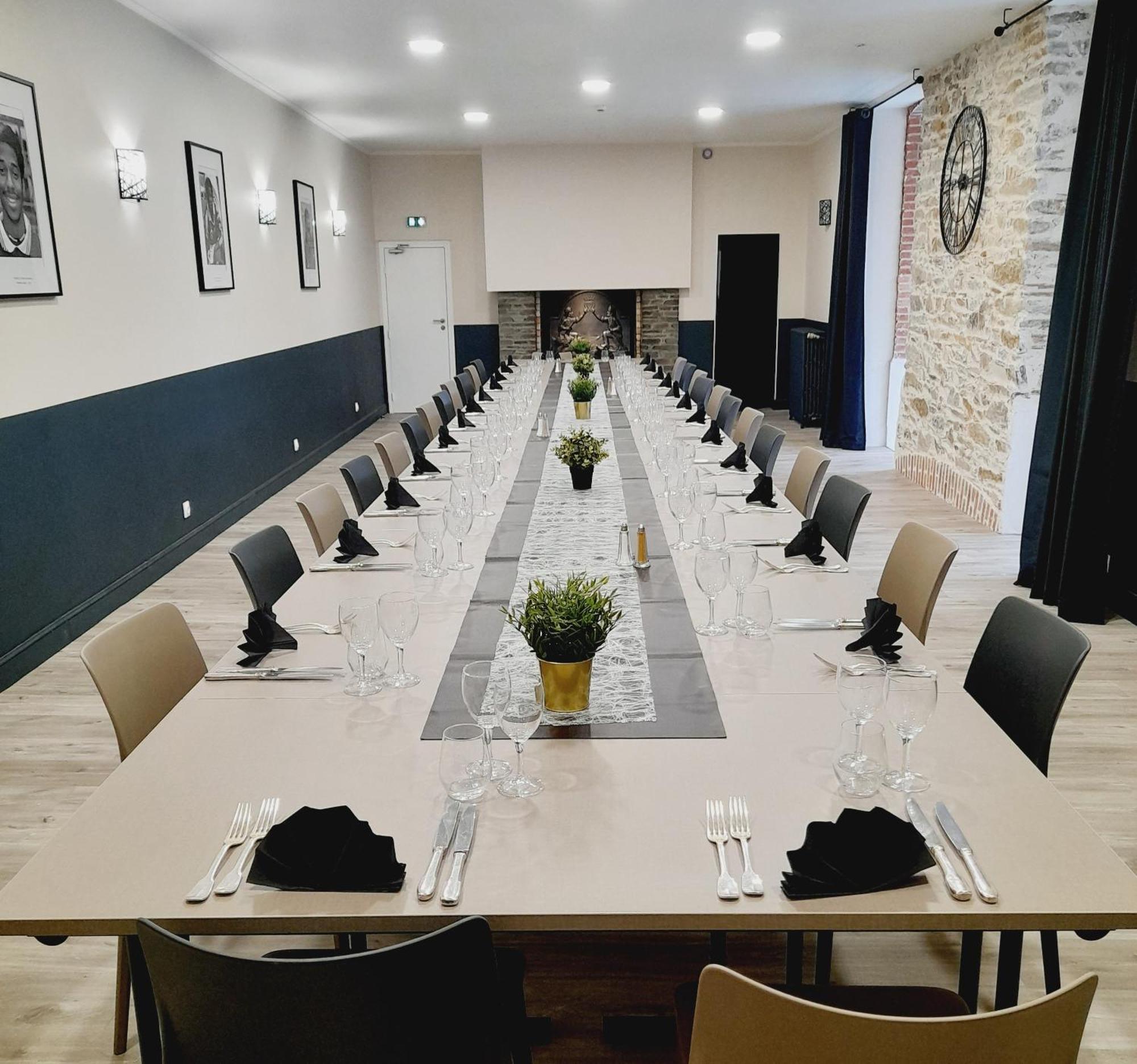 Hotel Restaurant Les Voyageurs مونتايغو المظهر الخارجي الصورة